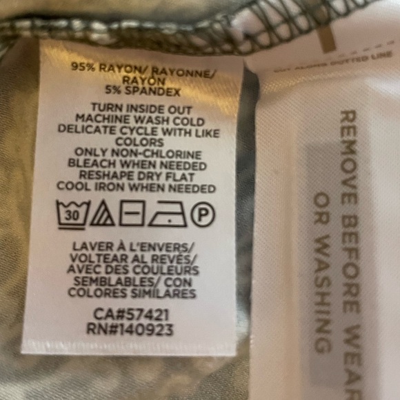 LOFT Army Green and White Floral smocked tiered dress sz L - Picture 4 of 6